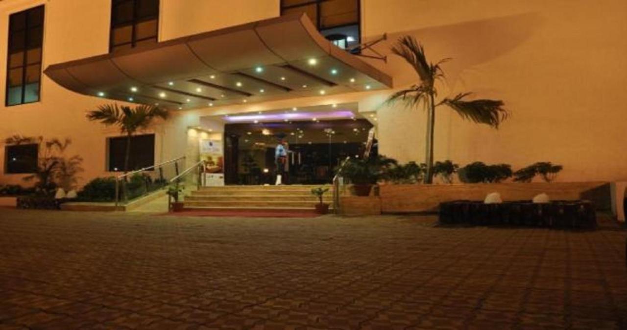 Le Lac Sarovar Portico- Ranchi Esterno foto
