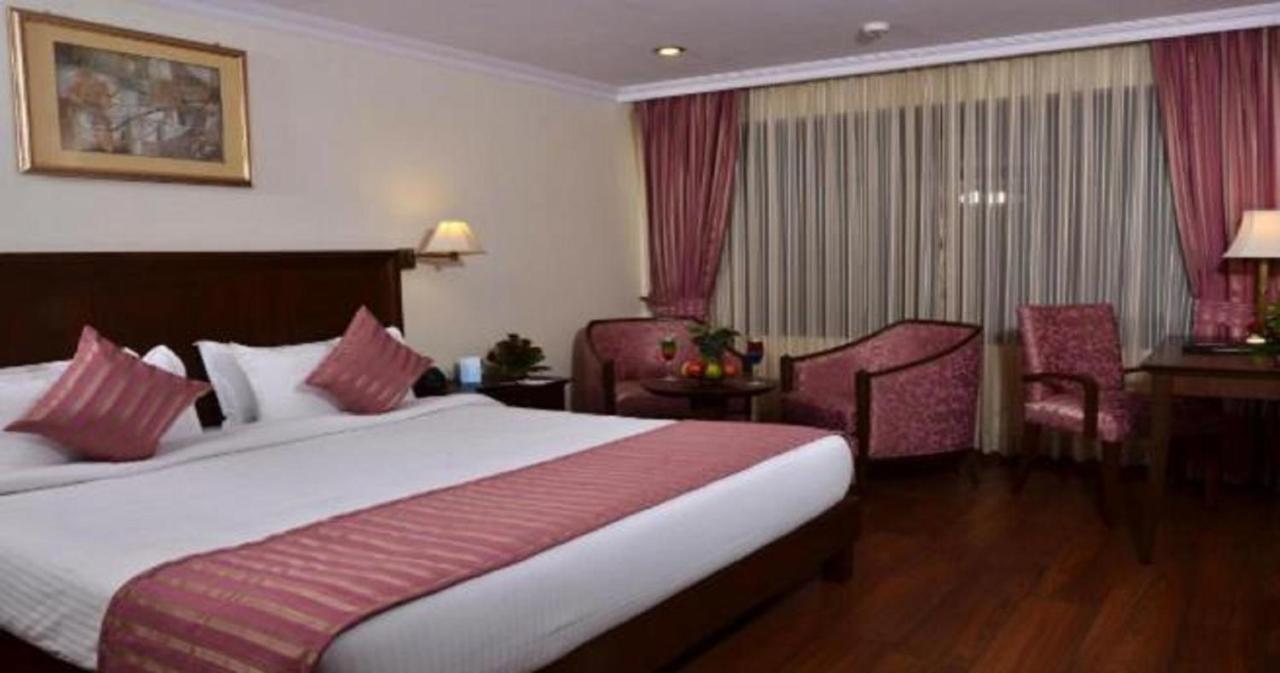Le Lac Sarovar Portico- Ranchi Esterno foto