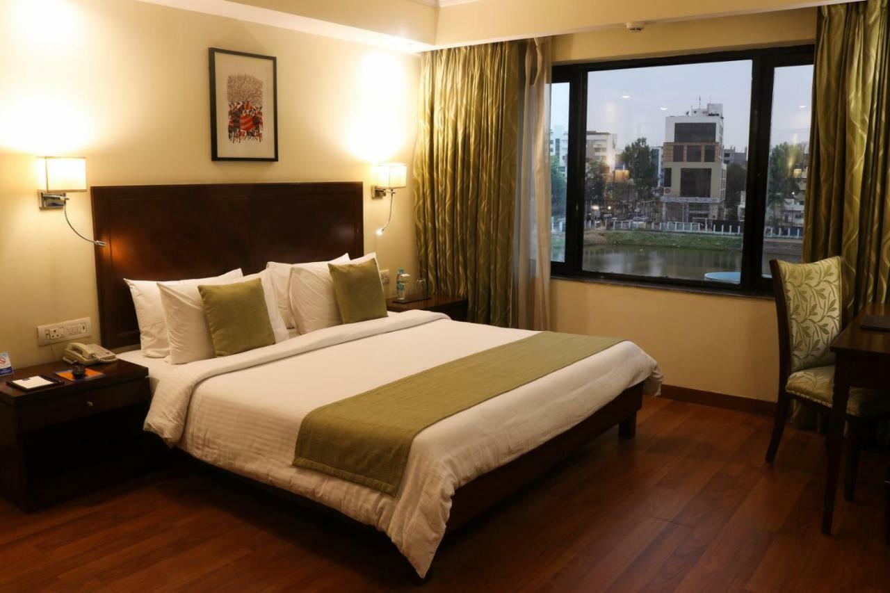 Le Lac Sarovar Portico- Ranchi Esterno foto